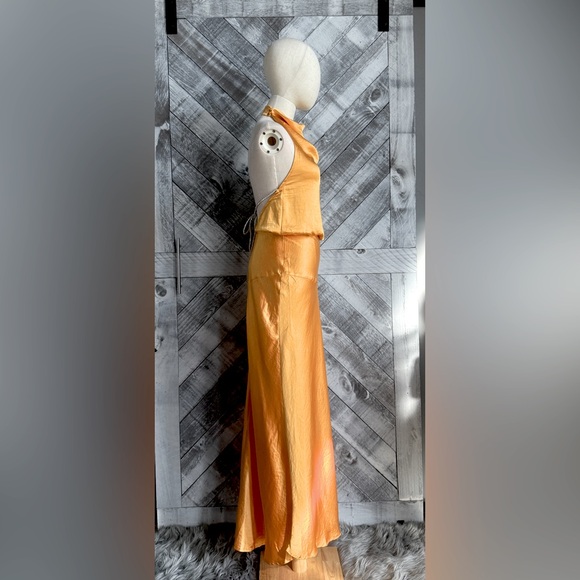 * SELFIE LESLIE AMALFI SUNSET COWL HALTERNECK MAXI DRESS SUN - Picture 9 of 15